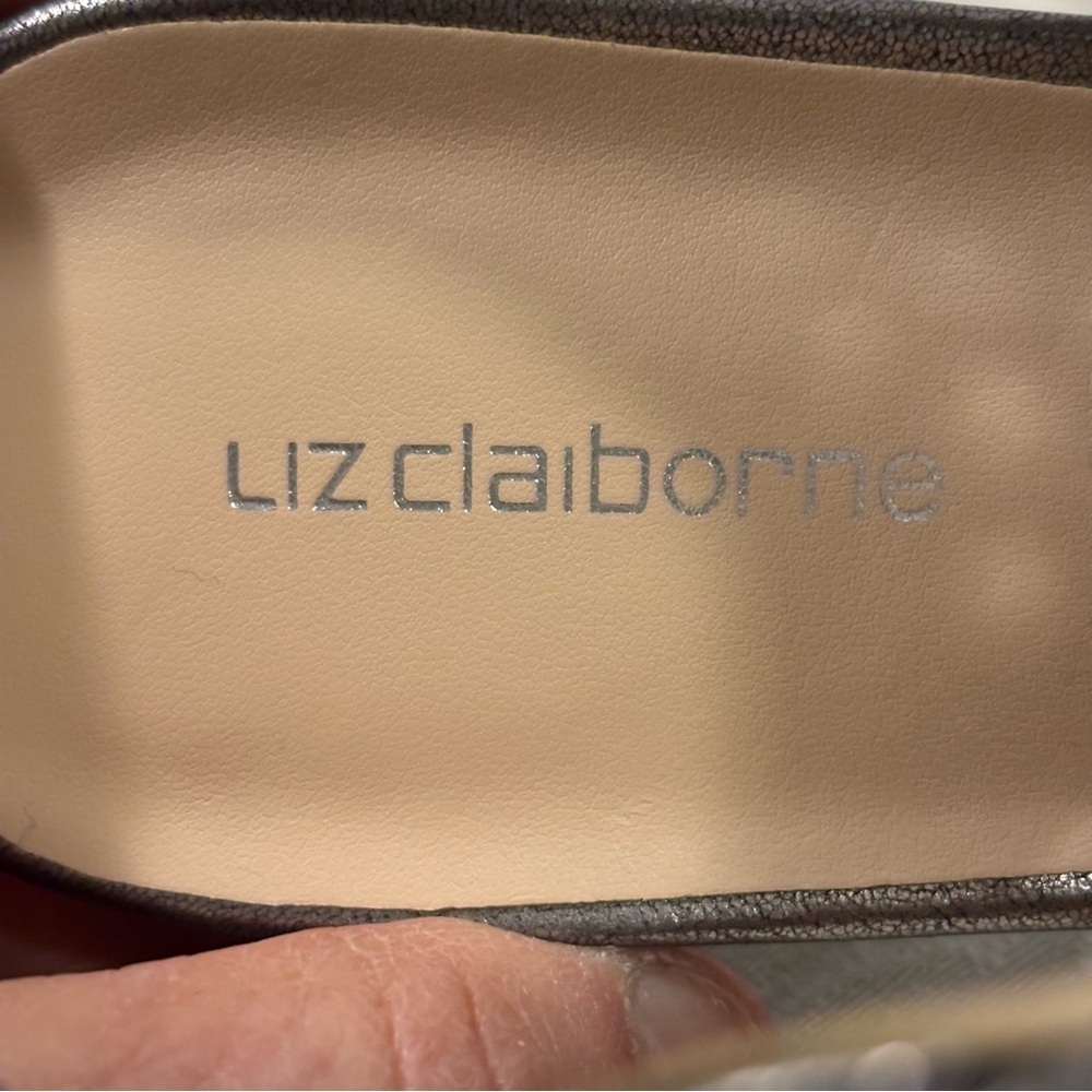 NWOT Liz Claiborne Pewter Sling Back Block Heel, Size 9 - Picture 8 of 12